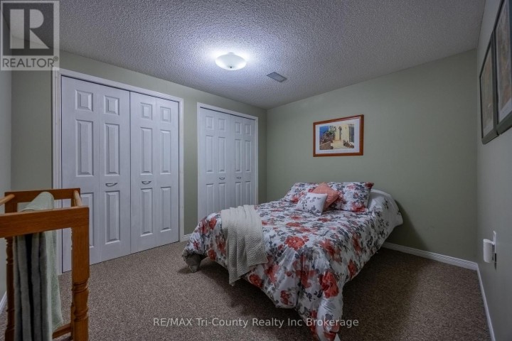 Photo 23 at 10 McDonald Court, Tillsonburg