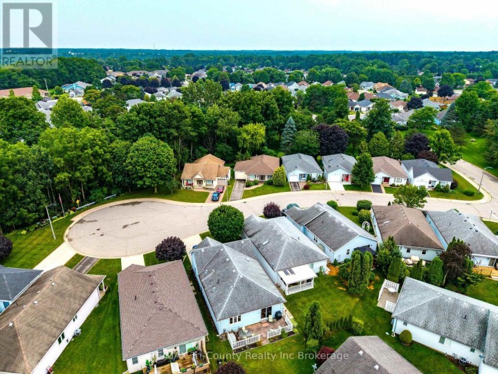 Photo 31 at 10 McDonald Court, Tillsonburg