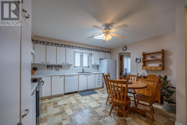 Photo 7 at 10 McDonald Court, Tillsonburg