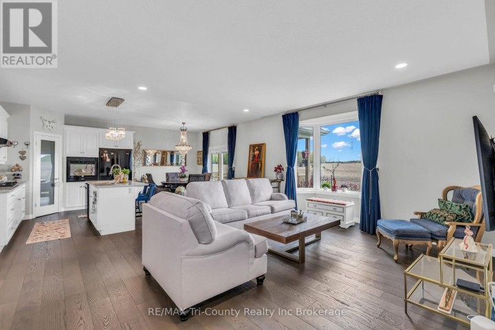 Photo 10 at 18 Crocus Avenue, Tillsonburg