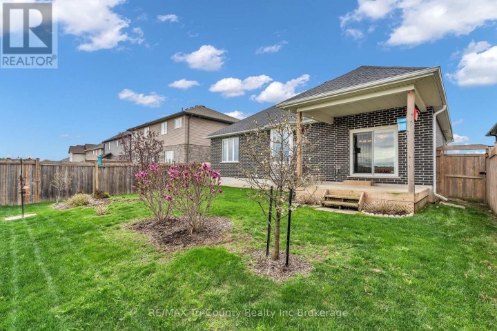 Photo 32 at 18 Crocus Avenue, Tillsonburg