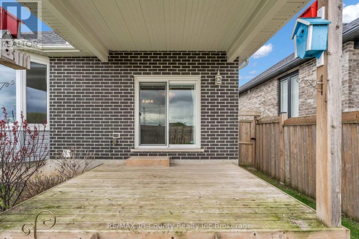 Photo 34 at 18 Crocus Avenue, Tillsonburg