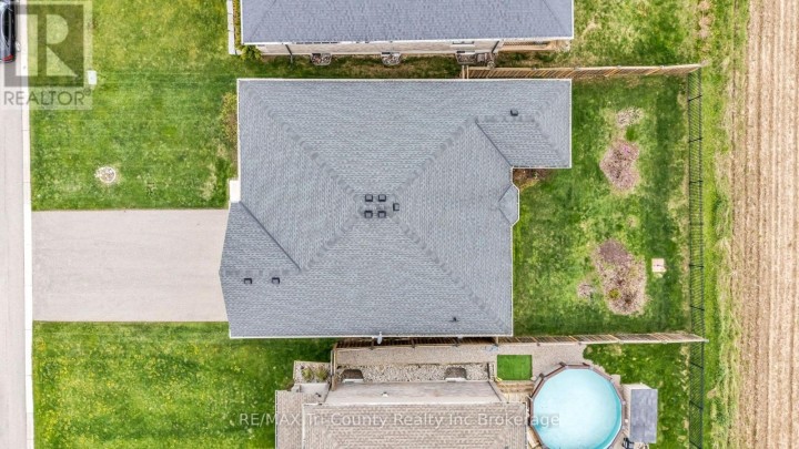 Photo 39 at 18 Crocus Avenue, Tillsonburg