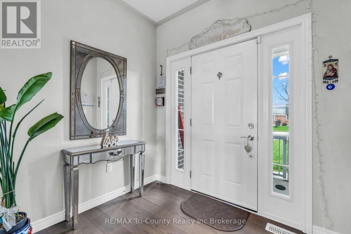 Photo 4 at 18 Crocus Avenue, Tillsonburg