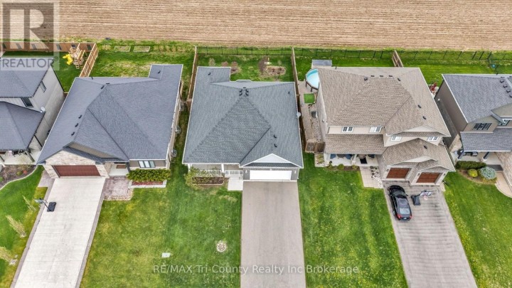 Photo 41 at 18 Crocus Avenue, Tillsonburg