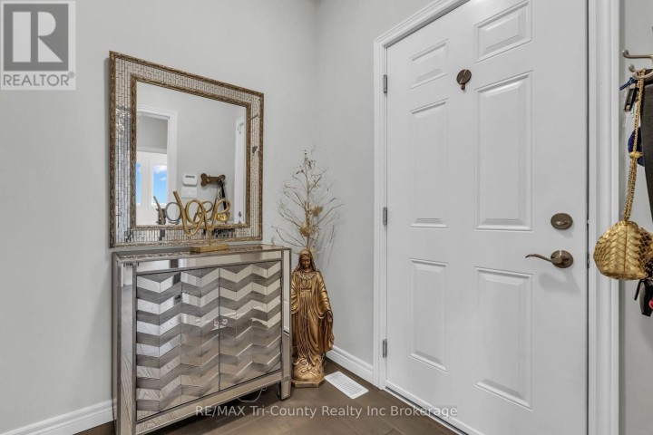 Photo 5 at 18 Crocus Avenue, Tillsonburg