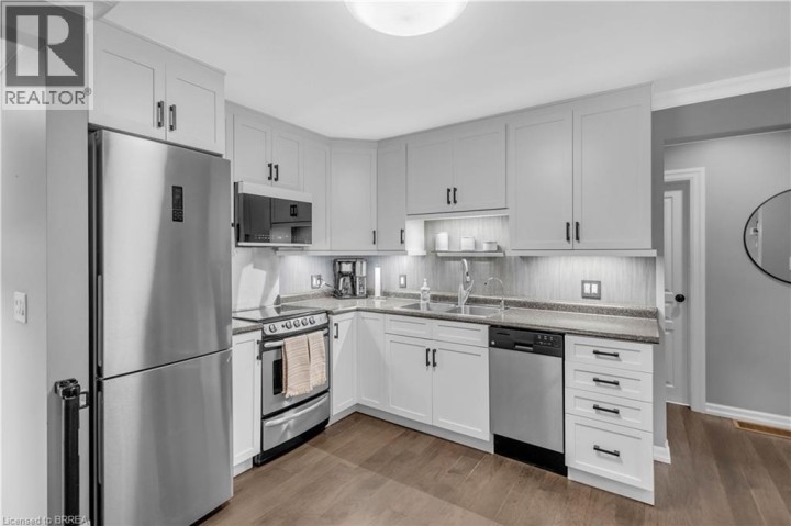 Photo 13 at 76 Wood Street, North Park / Wood St., Brantford