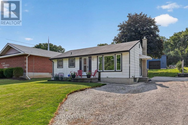 Photo 1 at 584112 Beachville Road, Centreville, South-West Oxford