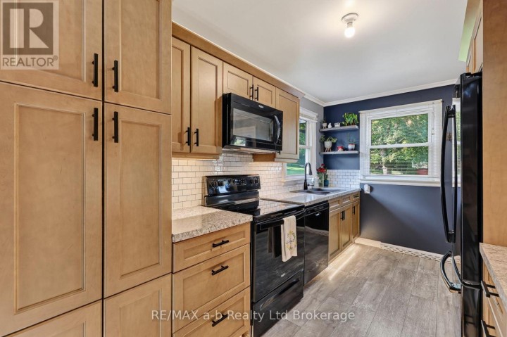 Photo 16 at 584112 Beachville Road, Centreville, South-West Oxford