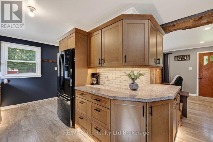 Photo 17 at 584112 Beachville Road, Centreville, South-West Oxford