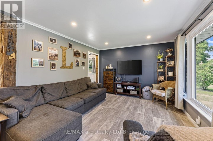 Photo 23 at 584112 Beachville Road, Centreville, South-West Oxford