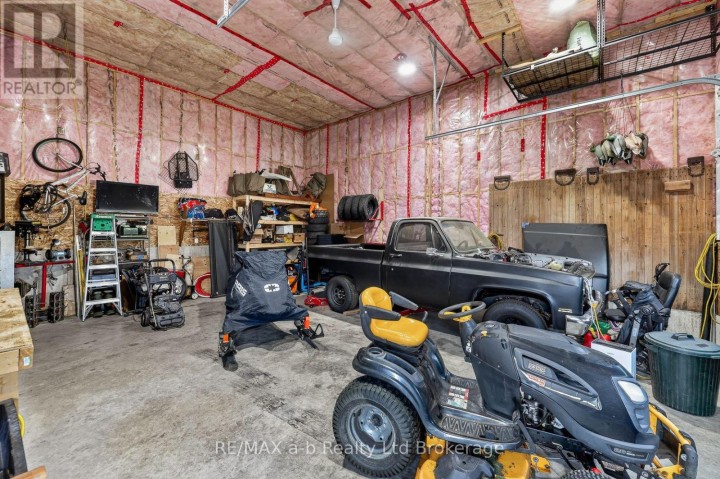 Photo 34 at 584112 Beachville Road, Centreville, South-West Oxford