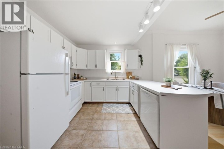 Photo 12 at 254 Erie Avenue, Eagle Place East, Brantford