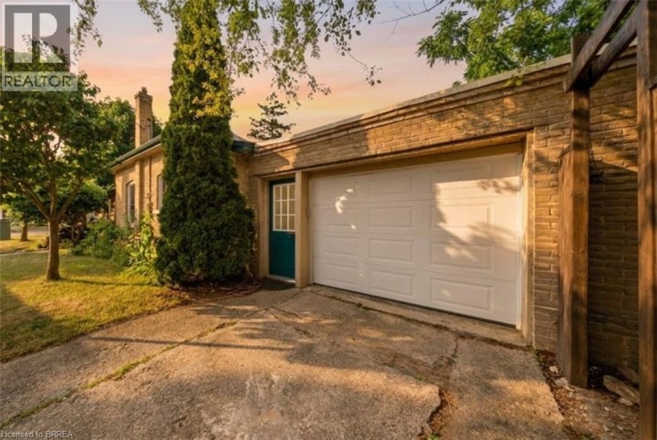 Photo 3 at 254 Erie Avenue, Eagle Place East, Brantford