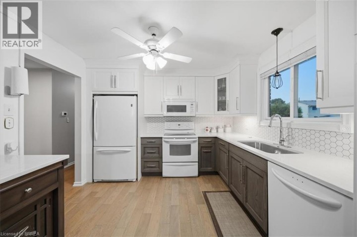 Photo 13 at 76 Enfield Crescent, Brantwood Park, Brantford