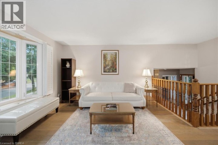 Photo 8 at 76 Enfield Crescent, Brantwood Park, Brantford