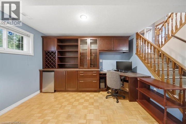 Photo 23 at 76 Enfield Crescent, Brantwood Park, Brantford
