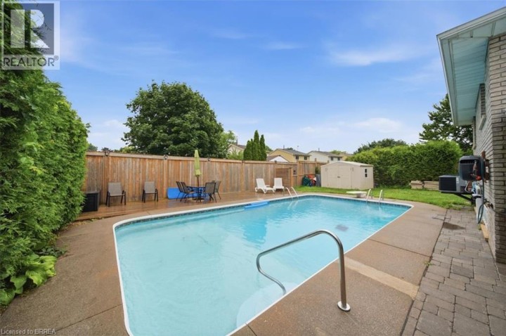 Photo 32 at 76 Enfield Crescent, Brantwood Park, Brantford