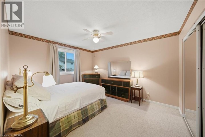 Photo 18 at 76 Enfield Crescent, Brantwood Park, Brantford
