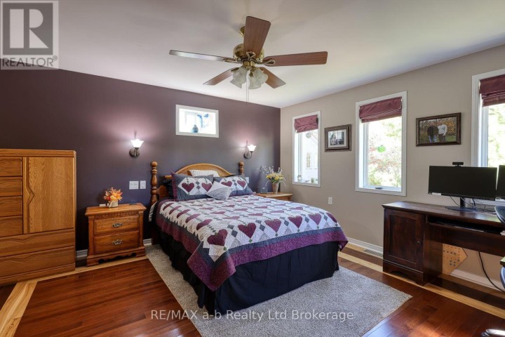 Photo 13 at 11 Cornish Crescent, Ingersoll - South, Ingersoll