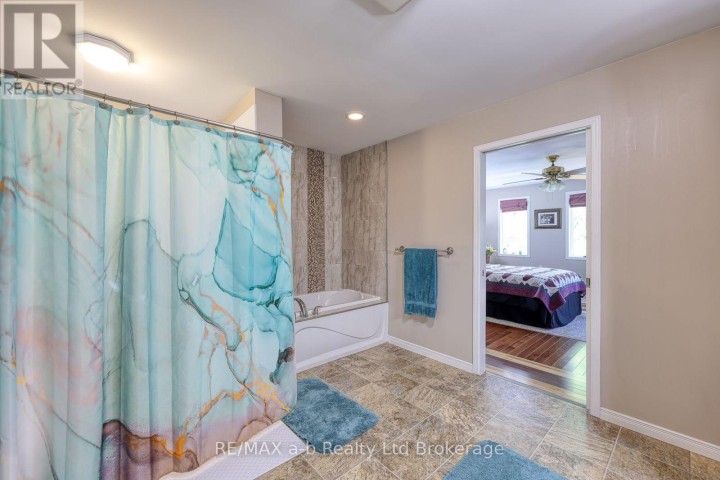 Photo 17 at 11 Cornish Crescent, Ingersoll - South, Ingersoll