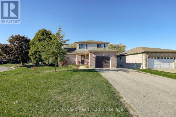 Photo 2 at 11 Cornish Crescent, Ingersoll - South, Ingersoll