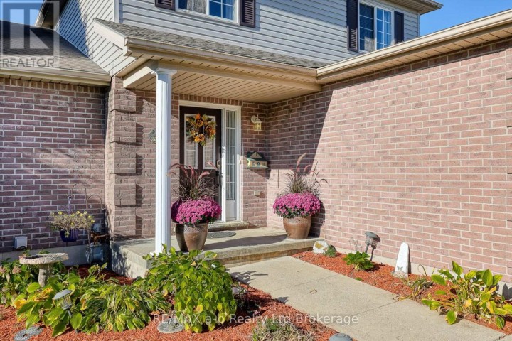 Photo 4 at 11 Cornish Crescent, Ingersoll - South, Ingersoll