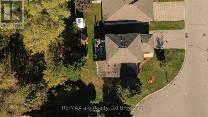 Photo 43 at 11 Cornish Crescent, Ingersoll - South, Ingersoll