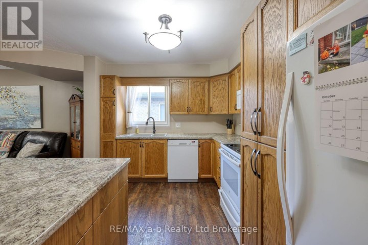 Photo 7 at 11 Cornish Crescent, Ingersoll - South, Ingersoll