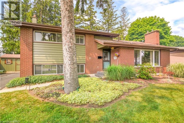 Photo 4 at 10 Brier Crescent, Rosedale / Gable Height, Brantford