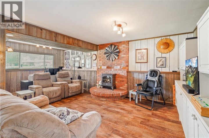 Photo 24 at 10 Brier Crescent, Rosedale / Gable Height, Brantford