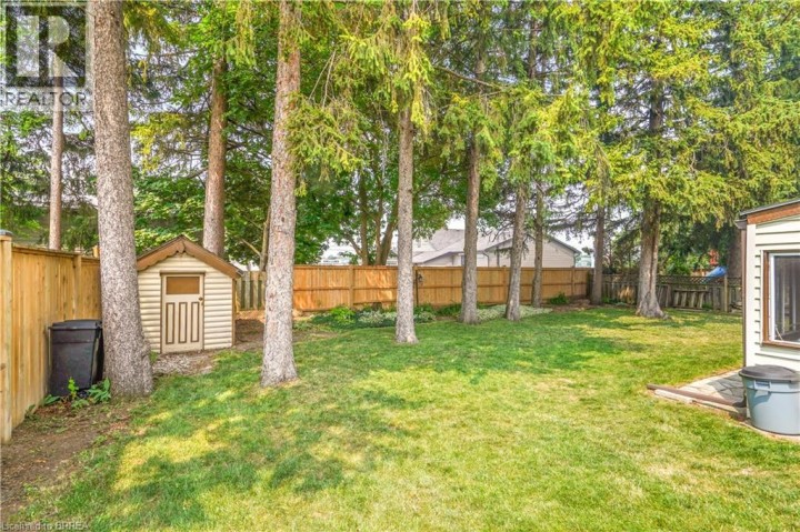 Photo 33 at 10 Brier Crescent, Rosedale / Gable Height, Brantford