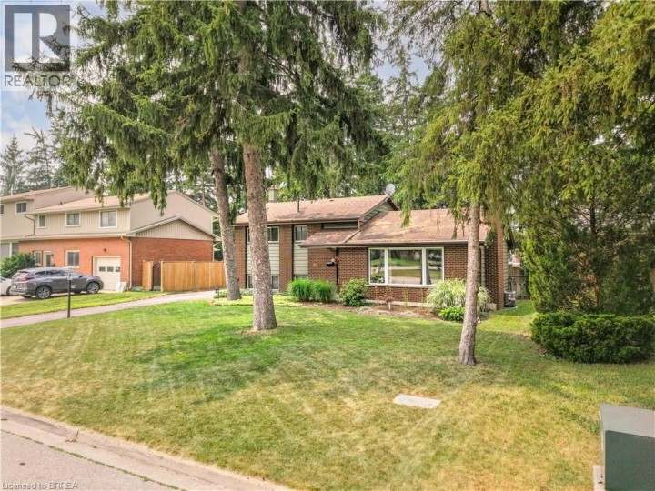 Photo 43 at 10 Brier Crescent, Rosedale / Gable Height, Brantford