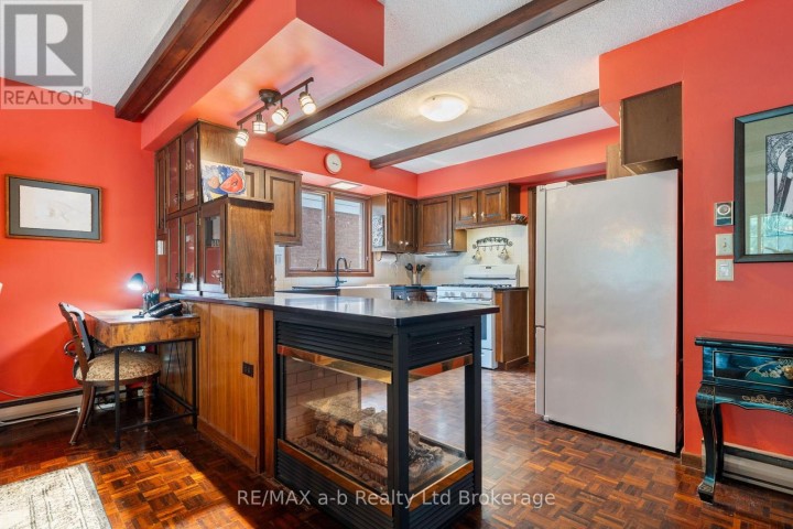 Photo 10 at 13 Segal Drive, Tillsonburg