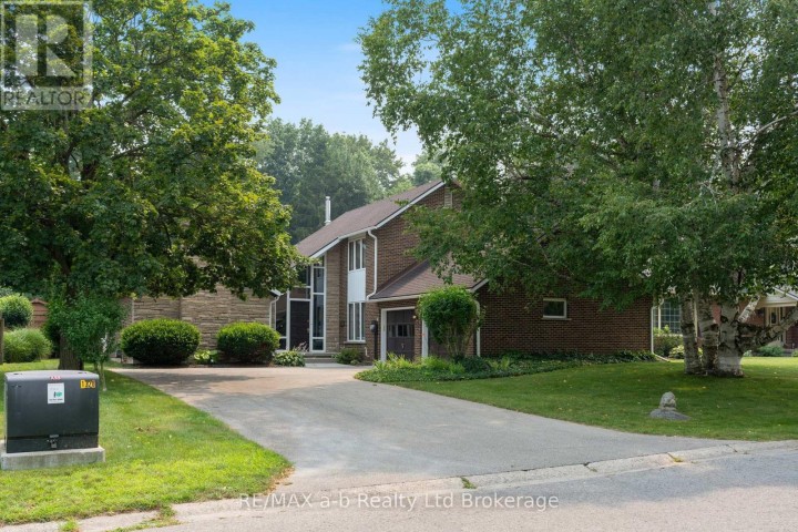 Photo 2 at 13 Segal Drive, Tillsonburg