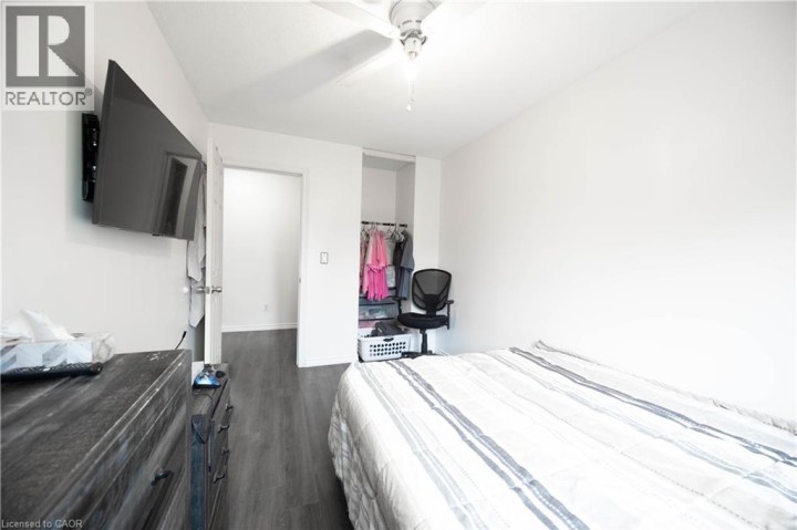Photo 20 at 10 Evergreen Court, D’aubigny / Evergreen, Brantford