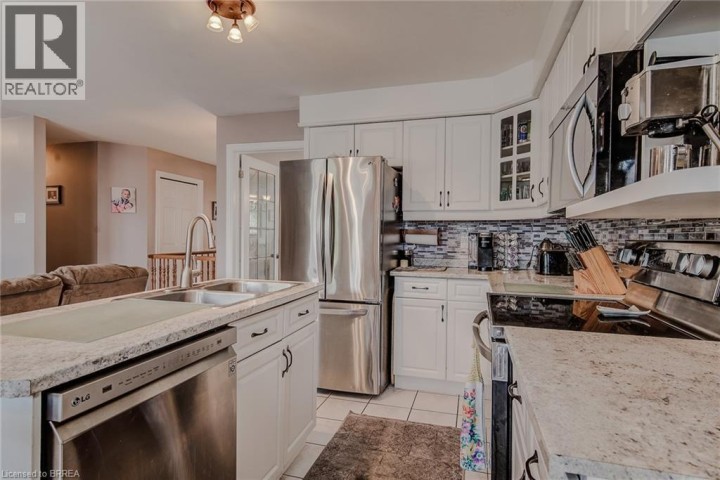 Photo 15 at 45 Olivetree Road, Mayfair, Brantford