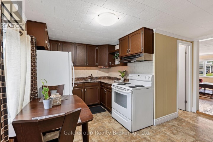 Photo 9 at 46 Blandford Street, Woodstock - North, Woodstock