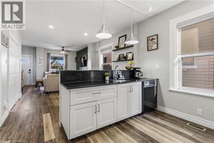 Photo 14 at 69 St Paul Avenue, Holmedale, Brantford