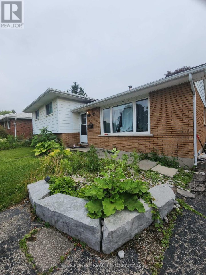 Photo 2 at 936 Alice Street, Woodstock - South, Woodstock