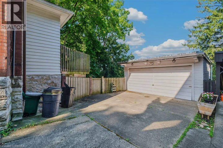 Photo 7 at 58 Lorne Crescent, Holmedale, Brantford