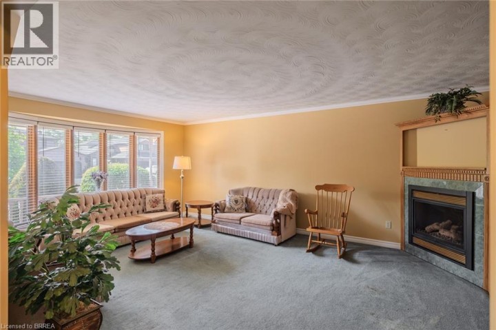 Photo 16 at 41 Royal Oak Drive, Rosedale / Gable Height, Brantford