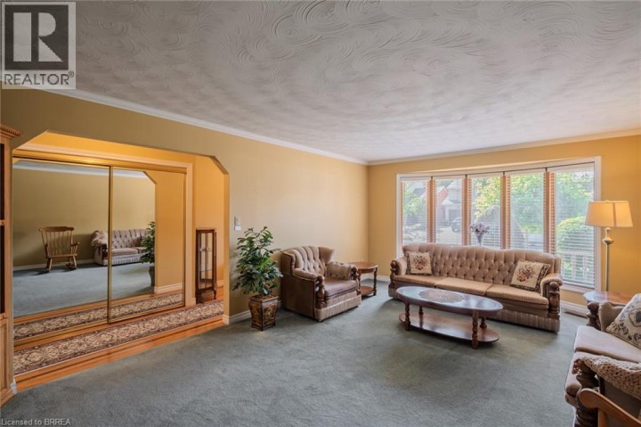 Photo 17 at 41 Royal Oak Drive, Rosedale / Gable Height, Brantford