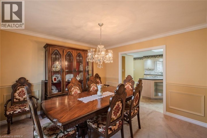 Photo 27 at 41 Royal Oak Drive, Rosedale / Gable Height, Brantford