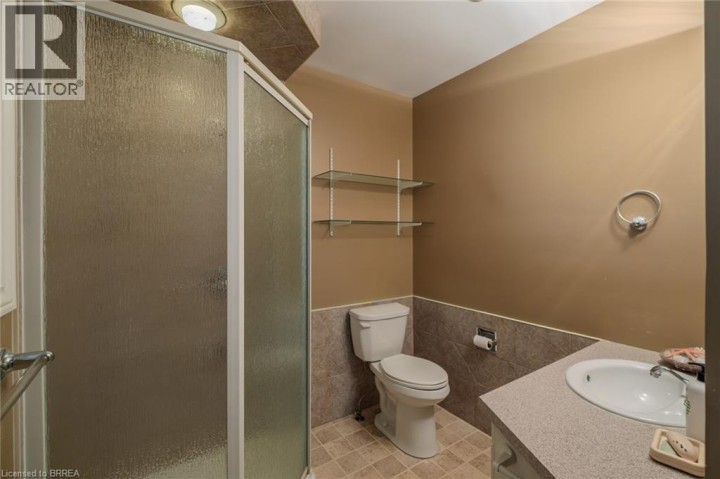 Photo 35 at 41 Royal Oak Drive, Rosedale / Gable Height, Brantford