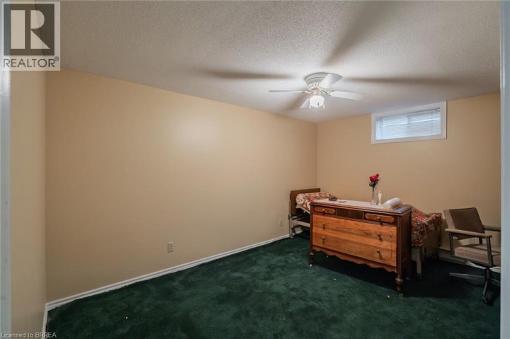 Photo 42 at 41 Royal Oak Drive, Rosedale / Gable Height, Brantford