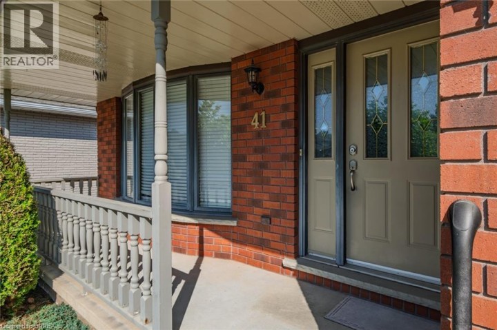 Photo 6 at 41 Royal Oak Drive, Rosedale / Gable Height, Brantford