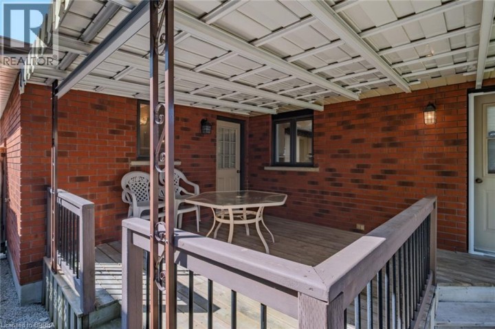 Photo 8 at 41 Royal Oak Drive, Rosedale / Gable Height, Brantford