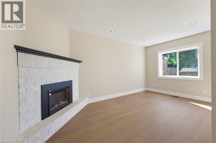 Photo 8 at 26 Graystone Court, Innerkip (Fair Grounds), Woodstock