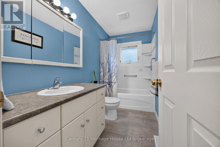 Photo 16 at 54 Glendale Drive, Tillsonburg